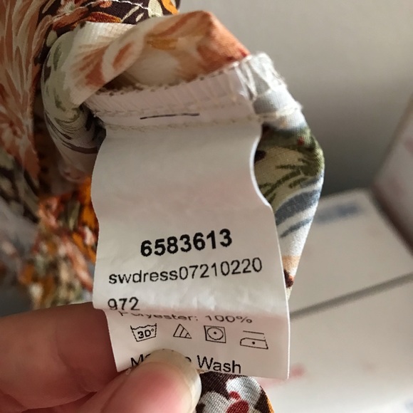 SHEIN Keyhole Neck Allover Floral Dress Size Small 4 - Picture 5 of 5